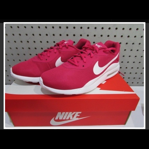 Nike shoes - Picture 2 of 3